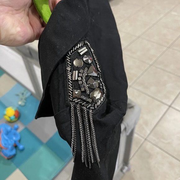 Coffee Shop Red NYC Black Blazer Jacket Chain Link Embellished Shoulder Small - Picture 7 of 8